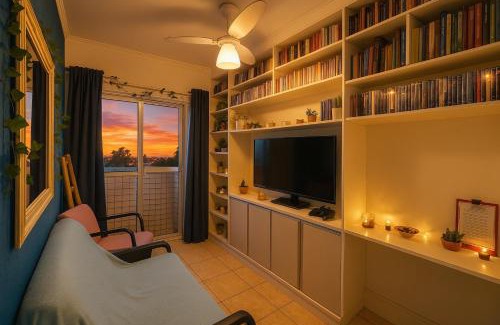 Solemar Apartment | Aᴘᴀʀᴛᴀᴍᴇɴᴛᴏ ɴᴀ Pʀᴀɪᴀ Gʀᴀɴᴅᴇ - sᴜᴘᴇʀ ᴀᴄᴏɴᴄʜᴇɢᴀɴᴛᴇ ᴇ ғᴀᴍɪʟɪᴀʀ, ᴄᴏᴍ ɢᴀʀᴀɢᴇᴍ, Wɪ-Fɪ, TV , ʟɪᴠʀᴏs, ᴅᴠᴅs! Nᴀ ᴘʀᴀɪᴀ ᴍᴀɪs ʟɪᴍᴘᴀ ᴅᴀ PG!