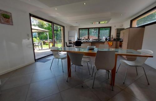 Sevrier Apartment | A 200 mètres du lac d'Annecy, spacieux appartement 3 chambres avec terrasse et jardin
