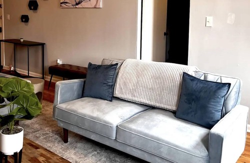 East New York House | A 3 bedroom 1 bathroom can fit 6 guests.nWelcome to your home away from home