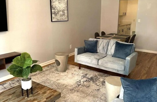 East New York House | A 3 bedroom 1 bathroom can fit 6 guests.nWelcome to your home away from home