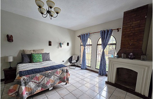 Zona 13 Bed & Breakfast | A 3 minutos del Aeropuerto