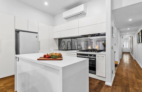 Albert Park Apartment | A+Albert Park. Bespoke Brilliance. 4Bed 2Bath.