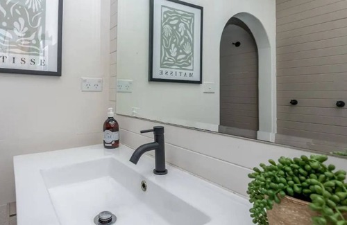 Albert Park House | A+ Albert Park. Brilliant Bayside Home. Sleeps 4.