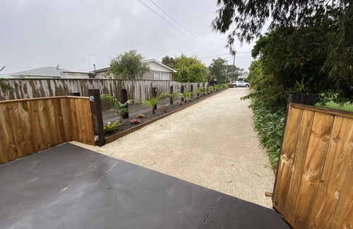 Oakura House | A Bach in the heart of Oakura Village