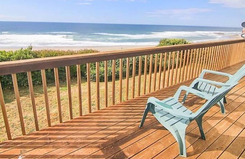 Lincoln City House | A Beachfront Fantasea