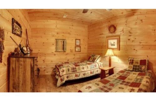 Mineral Bluff House | A Bear Pause