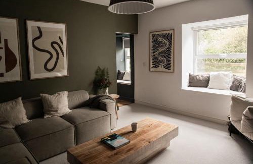 Llangefni House | A Beautiful 3 Bedroom 17th Century Stone cottage