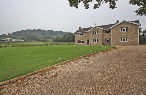 Peterston-Super-Ely Cottage | A beautiful apartment in the countryside village just outside Cardiff.