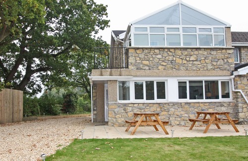 Peterston-Super-Ely Cottage | A beautiful apartment in the countryside village just outside Cardiff.