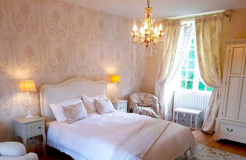 Lorignac House | A beautiful french mansion, set on 4 acres amongst Cognac vines and sunflowers