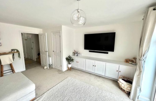 Newport East House | A beautiful modern 3 bed home on the Isle of Wight