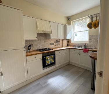 Vauxhall House | A beautiful room with a private garden