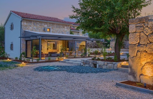 Nenadici House | A beautiful stone house with private pool, sleeps 6