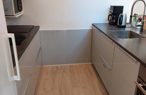 Stadsdriehoek Boat Rental | A beautiful vacation 'house' on the water in Rotterdam center