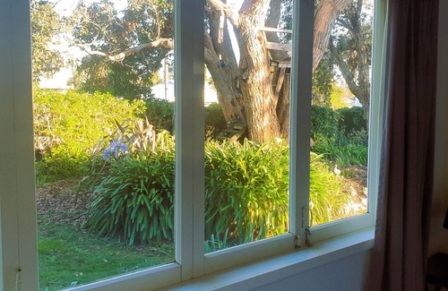 Haumoana House | A beautiful Villa with a spacious garden, only1 minute walk to beach !