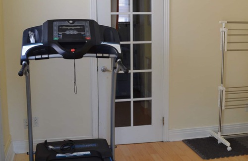 Ville-Emard Apartment | A bright 5-bedroom apt, terrace, parking available, quiet area, subway nearby