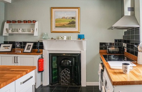 Comrie Cottage | A bright, cosy house full of history and quirkiness.