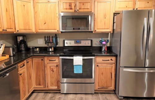 Sagle House | A/C LakeAccess GameRoom Xbox DogOK kayaks paddleboards Private30'Dock Sleeps 14