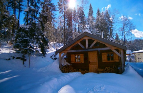 Premanon Ski Chalet | A CABANE D'ECRIVAINE: 200m from forest tracks and paths