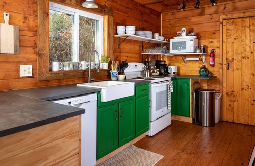 Mill Spring Cabin | A cabin in a private place yet close to activities