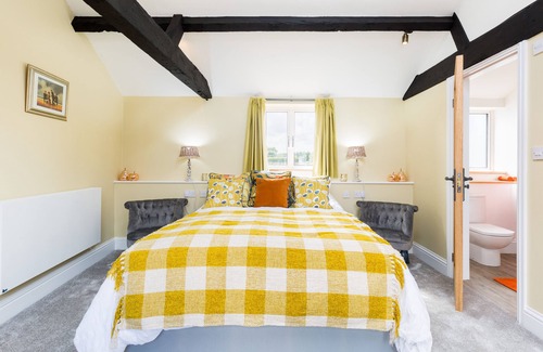 Deerhurst House | A Calm, Cosy and Idyllic break with Swimming Pool, Jacuzzi and Sauna!