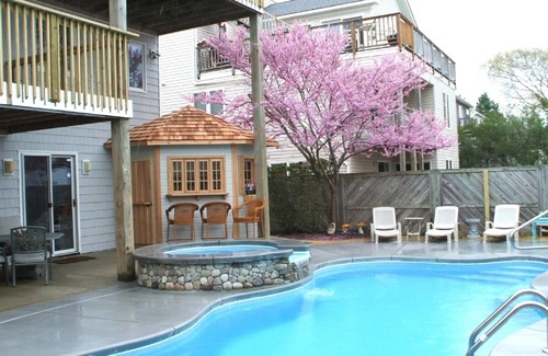 Croatan Beach House | A Caribbean Fantasy-Lux/Comf/Style/Pool/Tikibar - in Croatan near Boardwalk