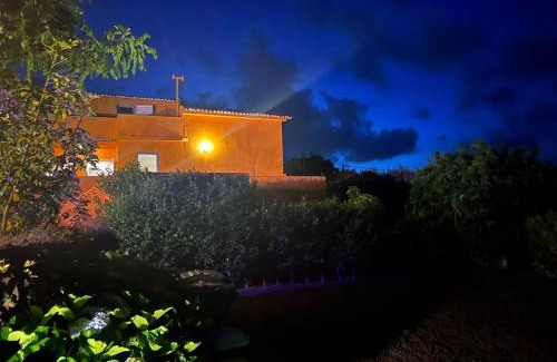 Capelas House | A Casa Amarela