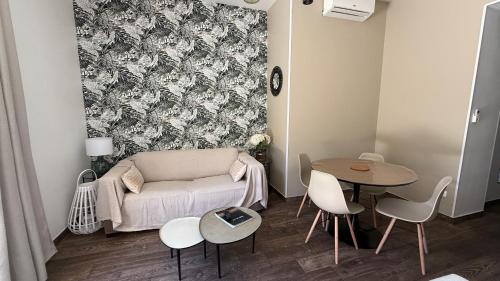 Bastia Apartment | A CASA CORBAIA Appartement 40 m2, jardin privé, parking, proche centre ville et mer Apartment 40 m2, private garden parking near town center and sea port and airport