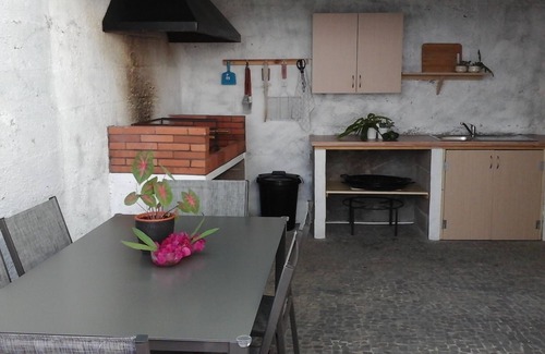 Santa Cruz Ski Chalet | A Casa das Rosas - Santa Cruz