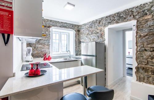 Camara de Lobos House | A CASINHA
