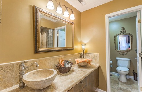 Chickamauga Apartment | A Castle-Themed Stay in Historic Chickamauaga