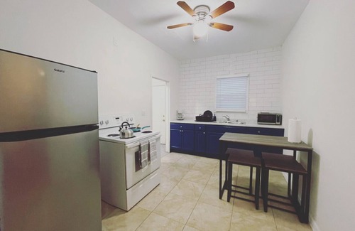Needles House | A charming home and cozy home minutes away to the river