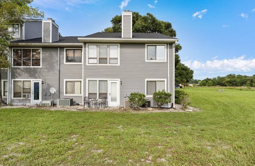 Orlando Condo | A Charming Orlando Condo near UCF & Spacious Outdoor Space