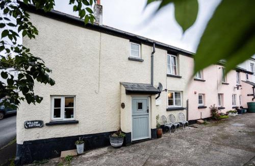North Buckland House | A charming pet-friendly 2-bedroom cottage