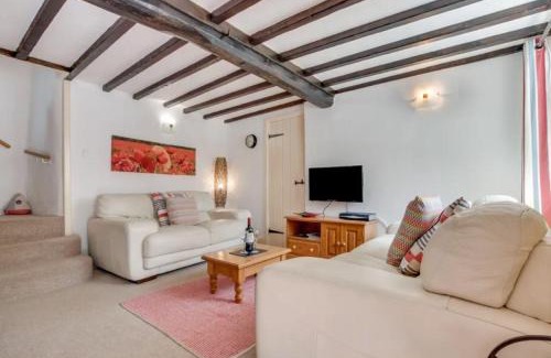North Buckland House | A charming pet-friendly 2-bedroom cottage