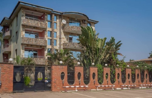 Lubumbashi Cabin | A Charming Retreat and Free Breakfast