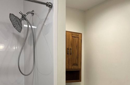 Lewiston Apartment | A Charming Suite