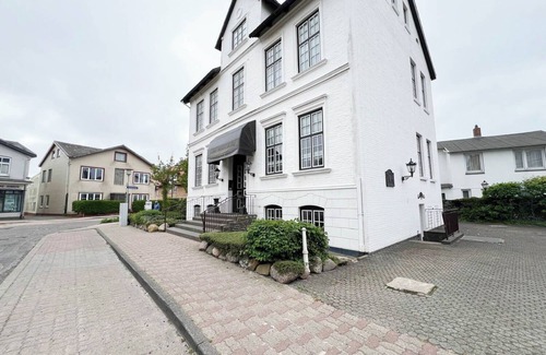 Westerland Apartment | A city villa with spacious and tastefully furnished vacation apartments.