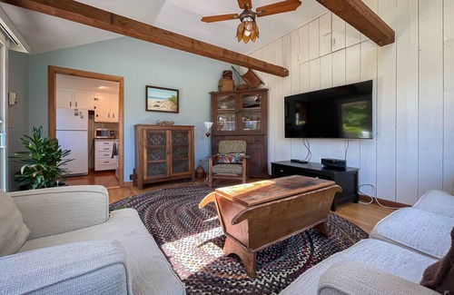 Harwich Port Cottage | A classic and sweet Cape Cod getaway with full A/C!