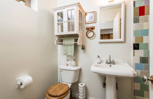 West Village Cabin | A Classic Forest Cabin with Modern Amenities - the Best of Both Worlds