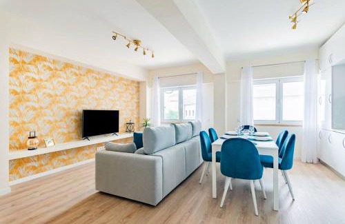 Paco De Arcos Apartment | A Coastal Retreat in Oeiras