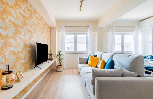 Paco De Arcos Apartment | A Coastal Retreat in Oeiras