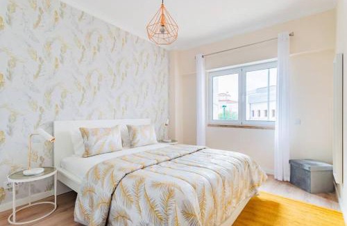 Paco De Arcos Apartment | A Coastal Retreat in Oeiras