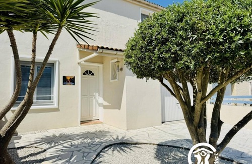 Trebes House | A cocooning getaway just 10' from the medieval city of Carcassonne for a pure stay.