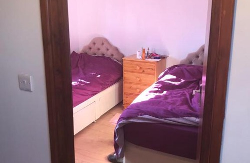 Headington House | A Comfortable Private Room in a Friendly Home in Headington, Oxford