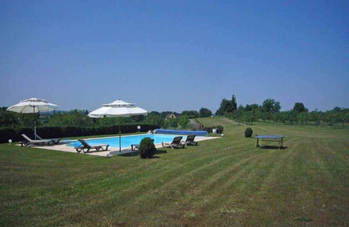 Daglan House | A comfortable recently renovated barn, set in walnut grove with magnificent view