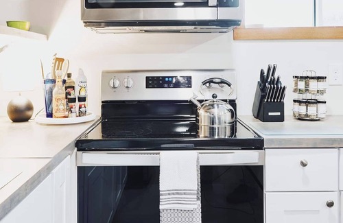 Sheridan Apartment | A comfortable two-bedroom, one-bathroom private apartment with two private entries on the LOWER LEVEL of a lovely ranch-style home on the banks of picturesque Little Goose Creek.