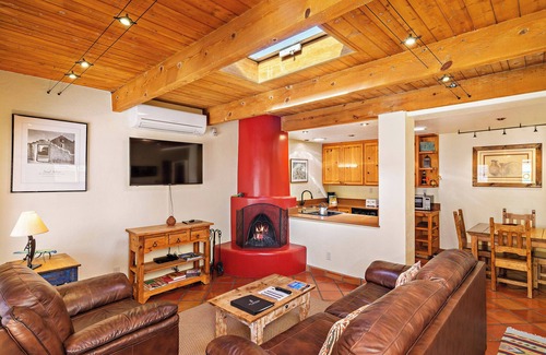 Northeast Santa Fe Hotel | A Condo With All The Comforts Plus Extras at Fort Marcy