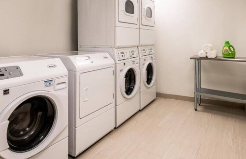Boerum Hill House | A Contemporary Downtown Brooklyn room near Barclays Center