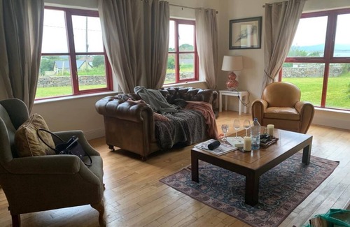 Westport House | A cosy 4 bedroomed house in a quiet scenic setting in Murrisk, Mayo.